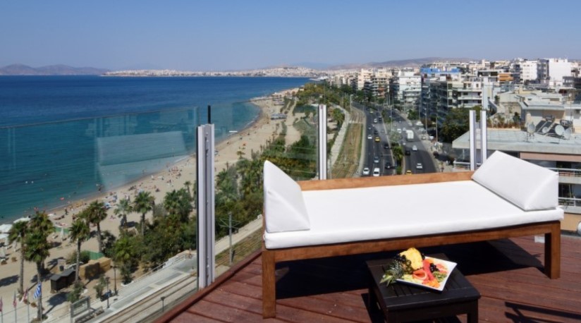 THE VIEWS OF POSEIDON: THREE BEACHFRONT VIEWS IN ATHENIAN RIVIERA 